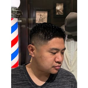 フェードフェザーアップ - ヒロ銀座バーバーショップ大阪本店【ヒロギンザ バーバーショップオオサカホンテン】掲載中