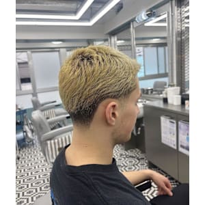 成熟した雰囲気を引き立てる、テーパーフェード - DAMDEE TOKYO 横浜 関内店【ダムディートウキョウヨコハマカンナイテン】掲載中