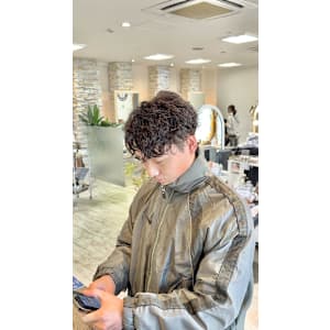 20代30代 ツイストスパイラルパーマメンズツーブロ - CREA【クレア】掲載中