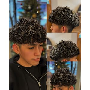 【大人おしゃれプードルパーマ×シルバーメッシュ】 - Free【フリー】掲載中