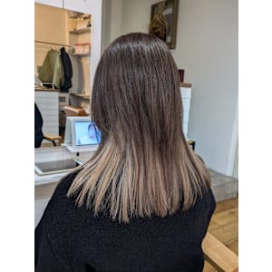 レイヤーカット×インナーカラー