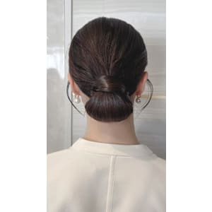 《あやね》ヘアセット/タイトシニヨン - elu by lovis【エル バイ ラビス】掲載中
