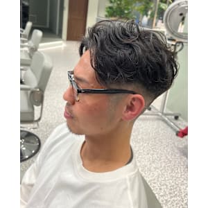 ソフトカールミディアムメンズヘア - tip・top 成増店【チップタップ ナリマステン】掲載中