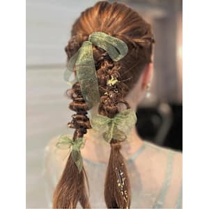 《honoka》ヘアセット/ツイン編みおろし - elu by lovis【エル バイ ラビス】掲載中