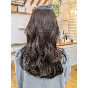 ロングカット×アッシュブラウンカラー - きいろいさんかくの美容室 Kanshall【カンシャル】【キイロイサンカクノビヨウシツ カンシャル】掲載中
