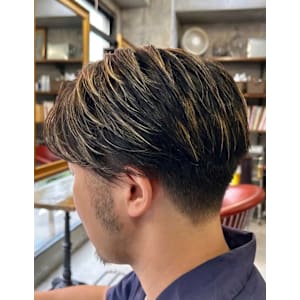 センターパート×メンズハイライト - Lourdes hair design【ルルドヘアーデザイン】掲載中