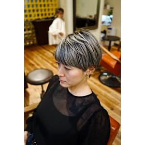 ショートバレイヤージュ（シルバーカラー） - hair GLOW【ヘア グロウ】掲載中