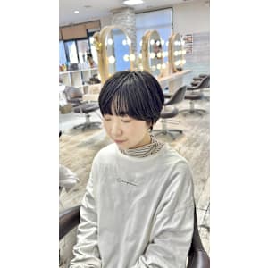 20代30代似合わせショートスタイル - CREA【クレア】掲載中
