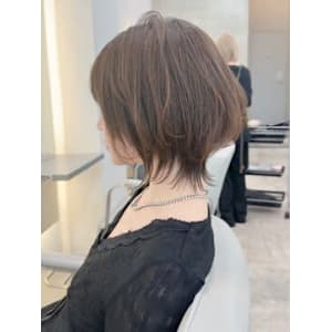 伸ばしかけにおすすめショートウルフ　ショートボブ　ウルフ - W-TOKYO SHIBUYA【ダブルトーキョー シブヤ】掲載中