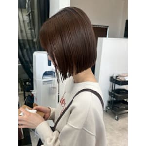 ミニマム切りっぱなしボブ × ナチュラルブラウン