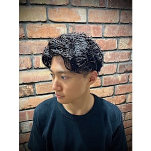 【波巻きパーマ】センターパート×ツーブロックで魅せる大人艶髪 - ヒロ銀座ヘアーサロン銀座一丁目店【ヒロギンザヘアーサロンギンザイッチョウメテン】掲載中