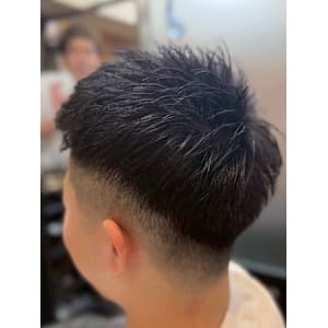 ミドルフェード - ヒロ銀座バーバーショップ難波店【ヒロギンザバーバーショップナンバテン】掲載中