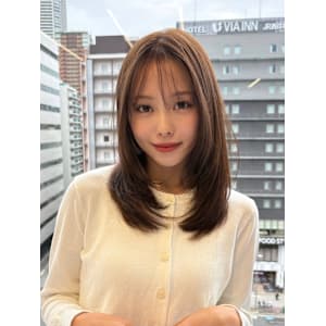 ミディアムレイヤーカット/インナーカラー/イヤリングカラー - RU10C ブリーチなしダブルカラー/白髪ぼかしハイライト/酸性ストレート【ルージュシー】掲載中