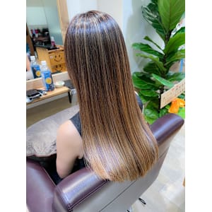 白髪ぼかしハイライトカラー30代40代50代グレージュ - STELLA by KENJE【ステラバイケンジ】掲載中