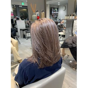 白髪ぼかし細めハイライト30代40代50代【藤沢　藤沢駅】 - STELLA by KENJE【ステラバイケンジ】掲載中