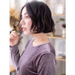 かきあげバングくせ毛風ラフウェーブ黒髪ボブ　ダークグレー - COVER HAIR bliss【カバーヘア ブリス】北浦和/北浦和西口店【カバー ヘア ブリス キタウラワ キタウラワニシグチテン】掲載中