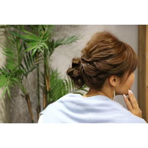 完全予約 隠れ家美容室COLORS 大月鳥沢店×スタイル