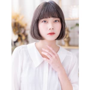 ぱっつん前髪グレーアッシュワンカールボブ　ダークグレー - COVER HAIR bliss【カバーヘア ブリス】北浦和/北浦和西口店【カバー ヘア ブリス キタウラワ キタウラワニシグチテン】掲載中
