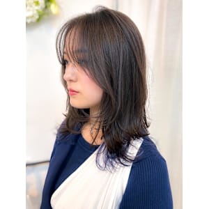 ミディアムレイヤー/顔周りレイヤー/センターパート - Swd〜スウド〜【スウド】掲載中