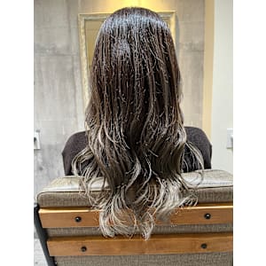 バレイヤージュカラーの立体感とワンカールが満点 - PADA【パダ】【パダ】掲載中