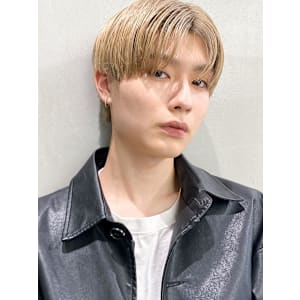 金髪マッシュセンターパート王子様ヘア - MEN'S MUNi 恵比寿【メンズムニエビス】掲載中