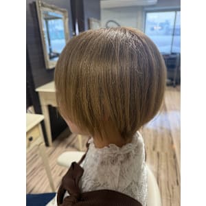 ダブルカラーdeミルキーベージュ/ショートボブ - 美容室 マーラ【ビヨウシツ　マーラ】掲載中