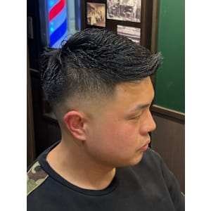 ミドルスキンフェード - ヒロ銀座バーバーショップ大阪本店【ヒロギンザ バーバーショップオオサカホンテン】掲載中