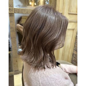 ウォームブラウン/ミディアムレイヤー/ミルクティーブラウン - Lille by artina 橋本2号店【リルバイアルティナ ハシモトニゴウテン】掲載中