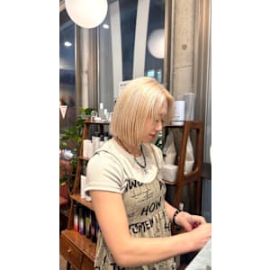 くすませない、濁らない。ペールホワイトベージュ - EARTH/E 吉祥寺店 ハイライト/髪質改善/縮毛矯正【アース　エレガンス　キチジョウジテン　ハイライト　カミシツカイゼン　シュクモウキョウセイ】掲載中