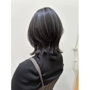 くびれミディアム・黒髪・20代30代40代 - 半個室型美容室 Sourire 小倉店【ハンコシツガタビヨウシツ スーリール コクラテン】掲載中