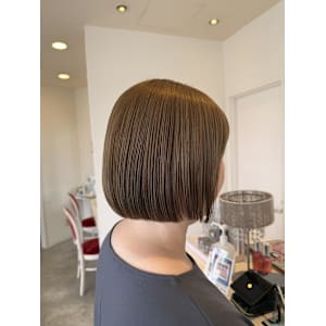 切りっぱなしボブ - La Sente みのおキューズモール【ラシェンテ】掲載中