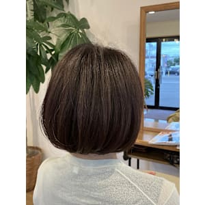 ショートボブ。ほんのり重めに落ち着きのあるボブスタイルです。 - Hygge Coroico【ヒュッゲ コロイコ】掲載中