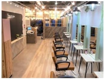 Agu hair lodge 蒲生四丁目駅前店【アグ ヘアー ロッジ】【アグ ヘアー ロッジ ガモウヨンチョウメエキマエテン】(大阪府大阪市城東区／美容室)