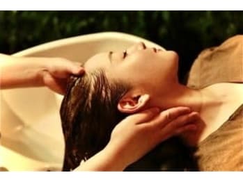 Hair Resort 粋 enam【ヘアリゾートスイ ウナム】(東京都新宿区／美容室)