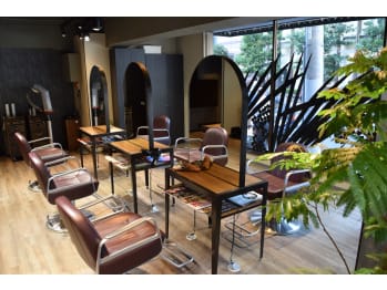 メンズサロン OXA by HOMME HAIR 水道橋店【オキサ バイ オムヘアー】【メンズサロン オキサバイオムヘアー スイドウバシテン】(東京都千代田区／美容室)