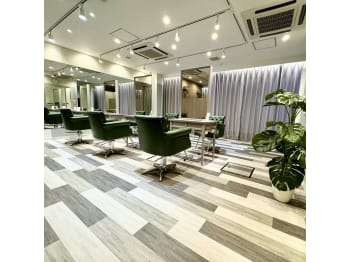 RUNSO 新宿【ランソ】【ランソシンジュク】(東京都新宿区／美容室)