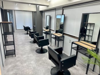Men's hair salon First 三宮店【ファースト】【メンズ ヘアサロン ファースト サンノミヤ】(兵庫県神戸市中央区／美容室)