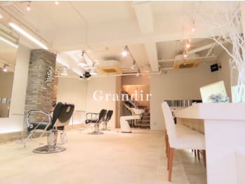 Grandir【グランディール】(大阪府豊中市／美容室)