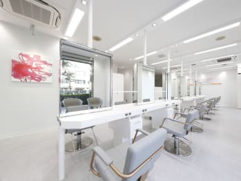 Ash 横浜西口店【アッシュヨコハマニシグチテン】(神奈川県横浜市／美容室)