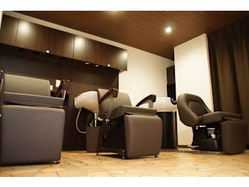 Neece hair gallery by across上野御徒町店【ニースヘアギャラリーバイアクロス】(東京都台東区／美容室)