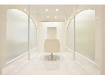 【全席個室】afrodite hair&treatment 心斎橋店【ゼンセキコシツ アフロディーテ ヘアーアンドトリートメント シンサイバシテン】(大阪府大阪市中央区／美容室)