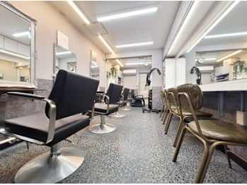 韓国スタイル専門店 MOMO hair shop 新大久保【カンコクスタイルセンモンテンモモヘアーショップシンオオクボ】(東京都新宿区／美容室)