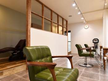 Sourirecolore 艶髪&髪質改善専門店【スリールクロレ ツヤカミ アンド カミシツカイゼンセンモンテン】(京都府長岡京市／美容室)