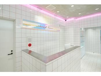 Lond luce 心斎橋【ロンドルーチェ シンサイバシ】(大阪府大阪市中央区／美容室)