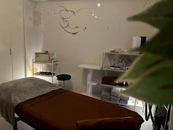Private salon Spathiphyllum(福岡県福岡市博多区)