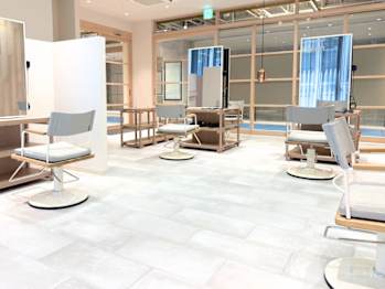 TIENA Beauty Smart Salon ONE FUKUOKA BLDG.店【ティエナビューティースマートサロン ワンフクオカビルディングテン】(福岡県福岡市中央区／美容室)
