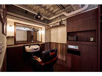 LAVIE NEW STANDARD BARBER HANARE 新宿【ラヴィ ニュースタンダードバーバー ハナレ シンジュク】(東京都新宿区／美容室)