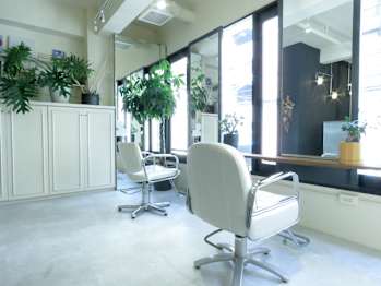 RoLLy hair design hiroshima(広島県広島市中区)