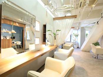 LaLarOomo 新宿 髪質改善×カラー 【ララルーモ】【ララルーモシンジュクカミシツカイゼンカラー】(東京都新宿区／美容室)