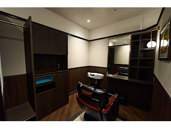 LAVIE NEW STANDARD BARBER 秋葉原神田店　理容室【ラヴィ ニュウスタンダード バーバー アキハバラカンダテン】(東京都千代田区／美容室)